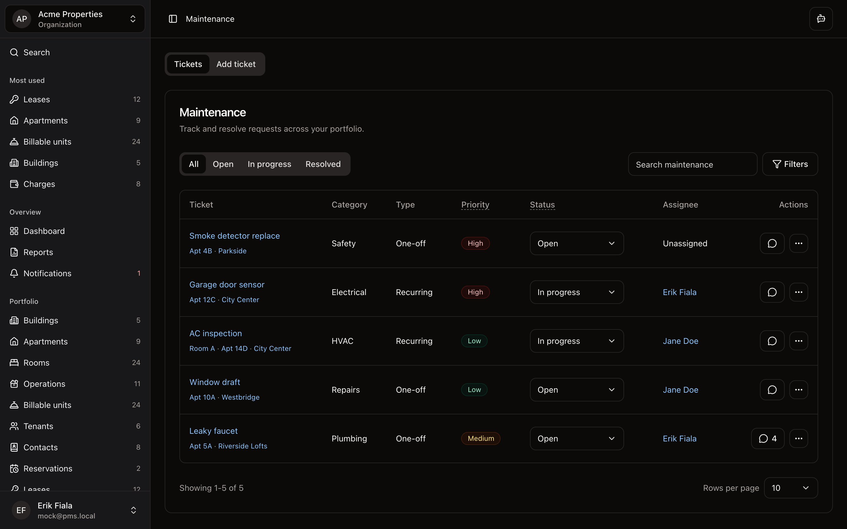 Maintenance and work history in Hausive