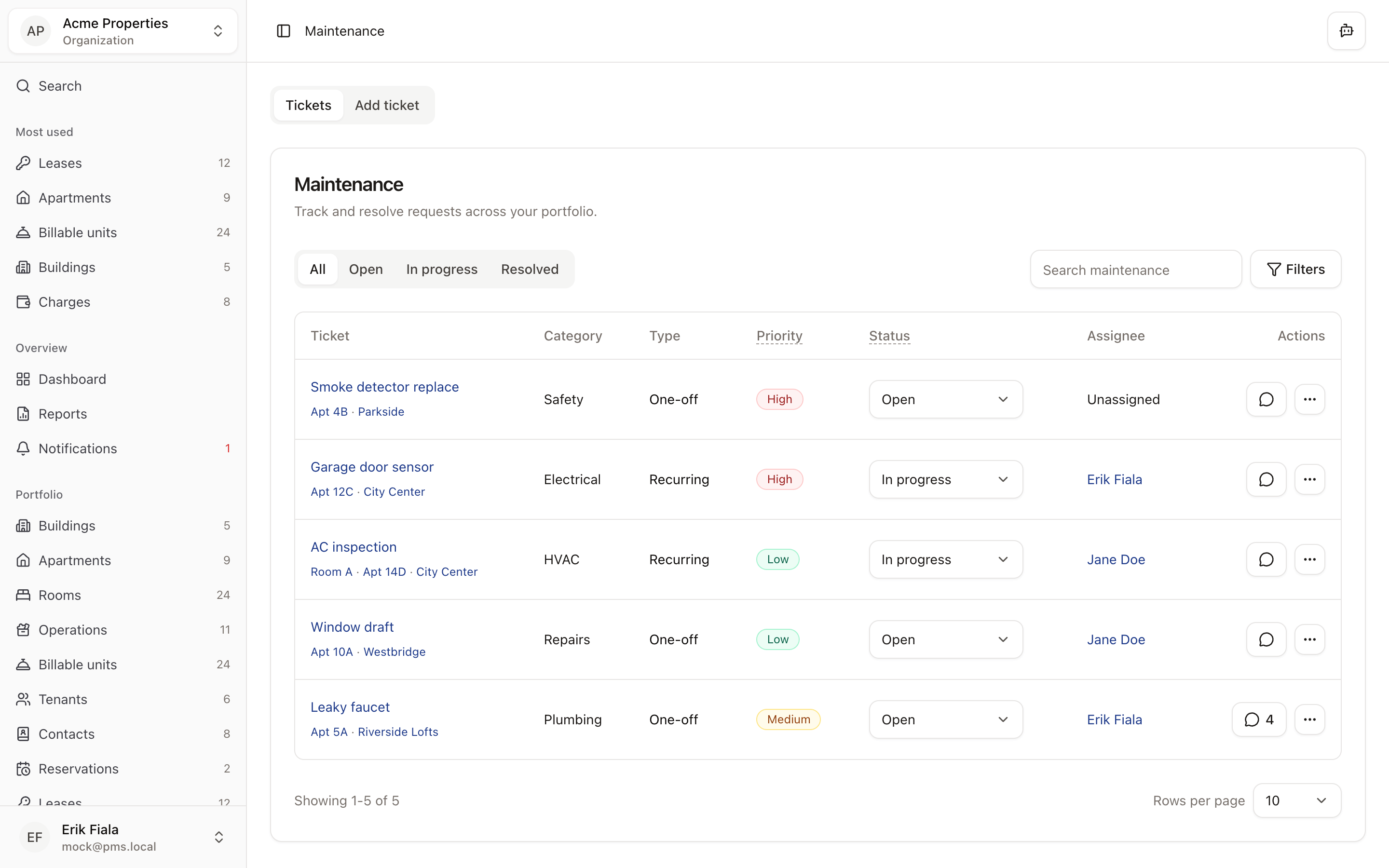 Maintenance and work history in Hausive